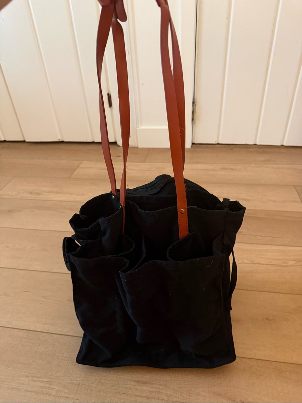 caraa Market Tote in Black - Picture 5 of 13